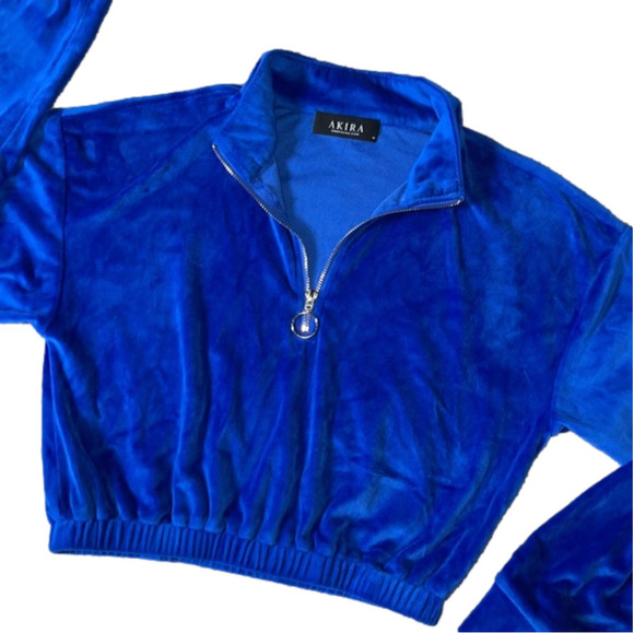 𝅺AKIRA CROP TOP - Picture 1 of 8